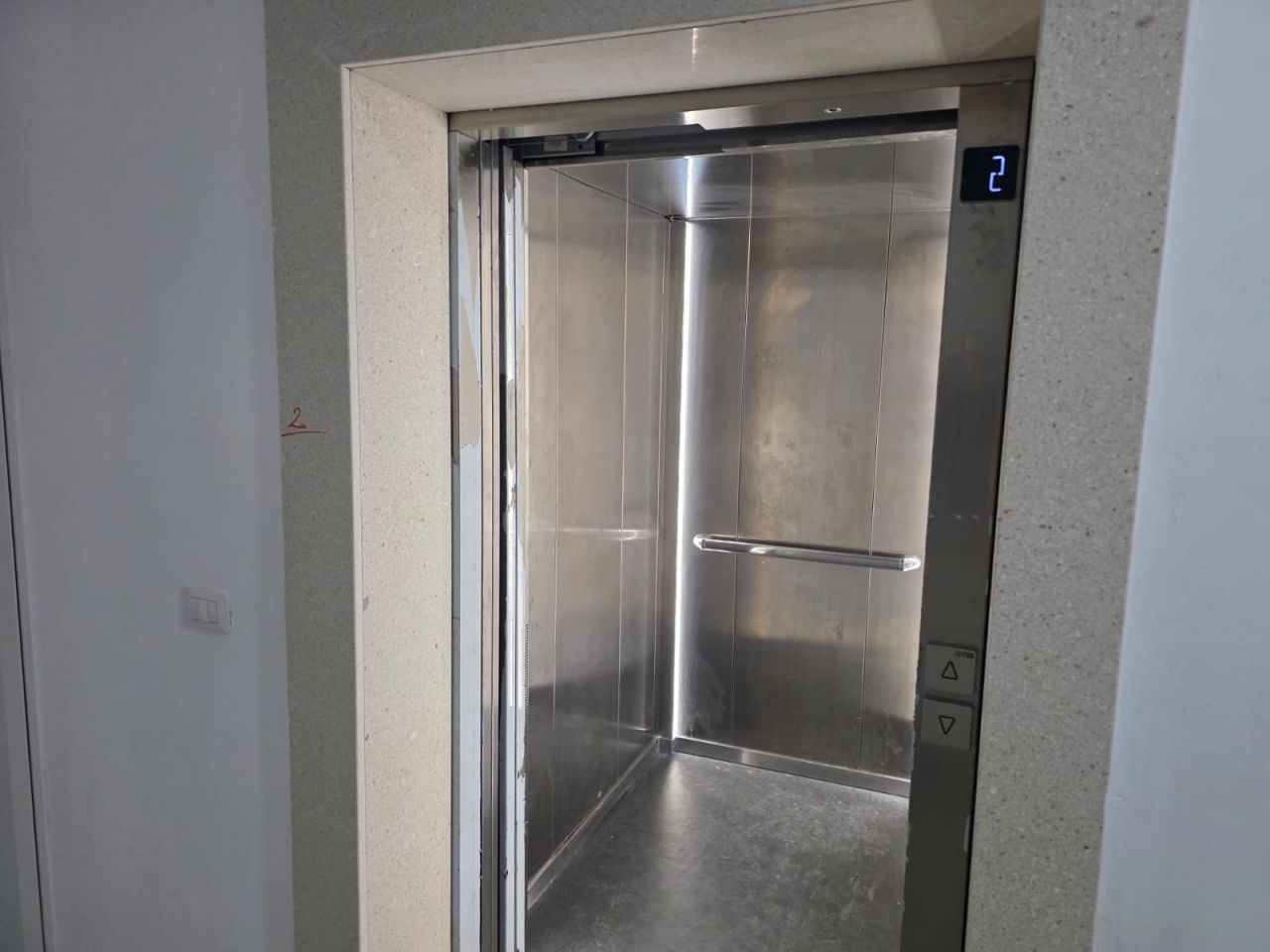 12 Golem, Durres 2504